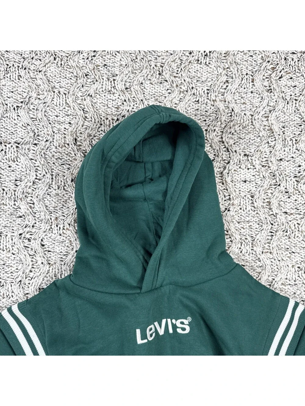 Levi’s Kids Green Pullover Hoodie Size 6-7 Long Sleeve Casual Logo Sweatshirt